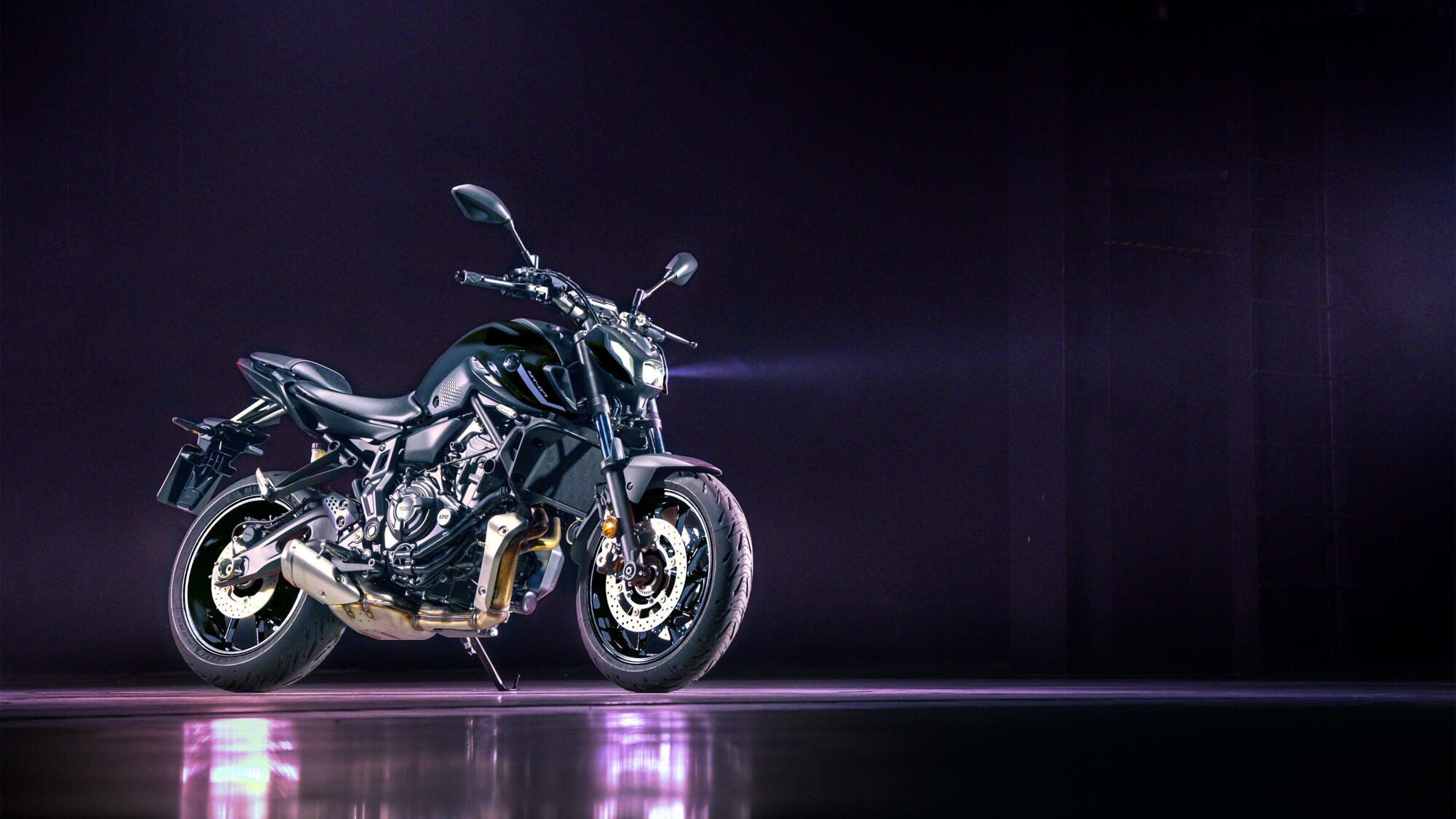 2023-yamaha-mt07ab-eu-tech_black-static-001-03