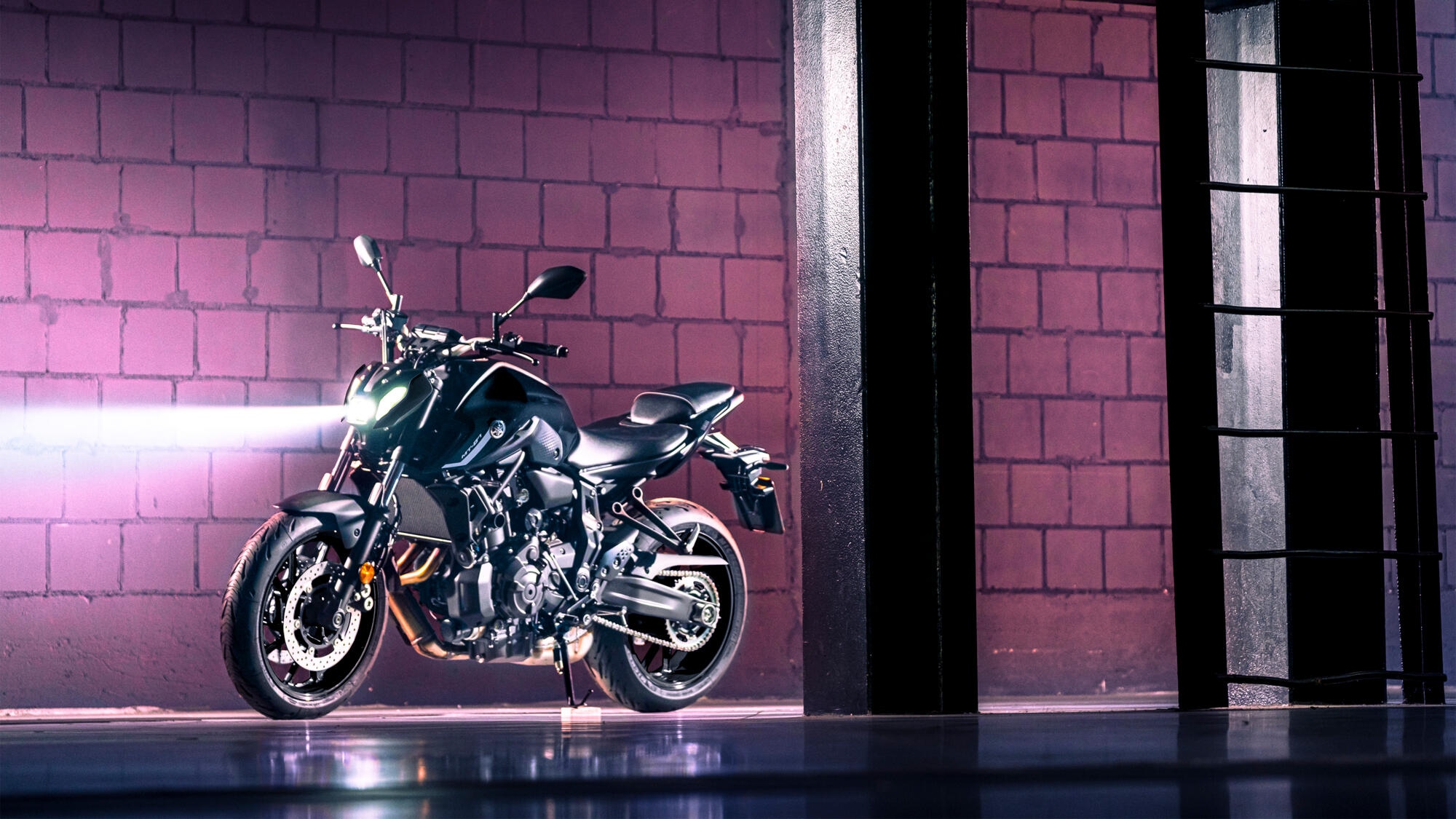 2023-yamaha-mt07ab-eu-tech_black-static-002-03