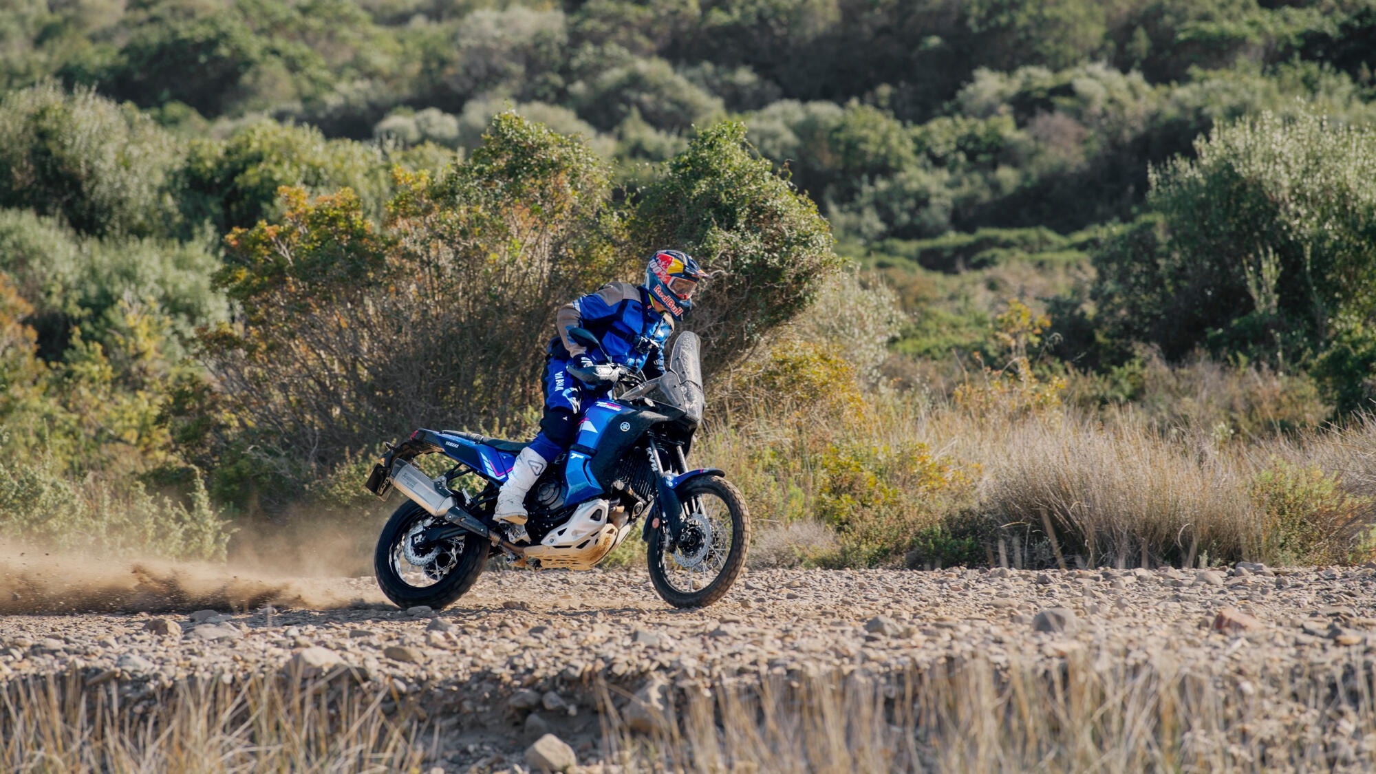 2023-yamaha-xtz700dsp-eu-trophy_blue-action-001-03