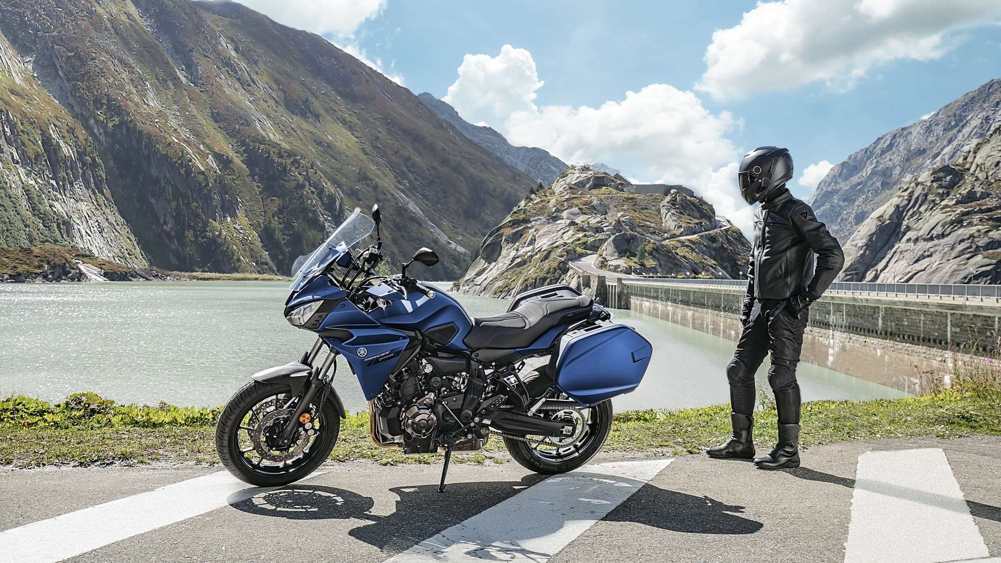 2019-yamaha-mt07trgt-eu-phantom_blue-static-004-03